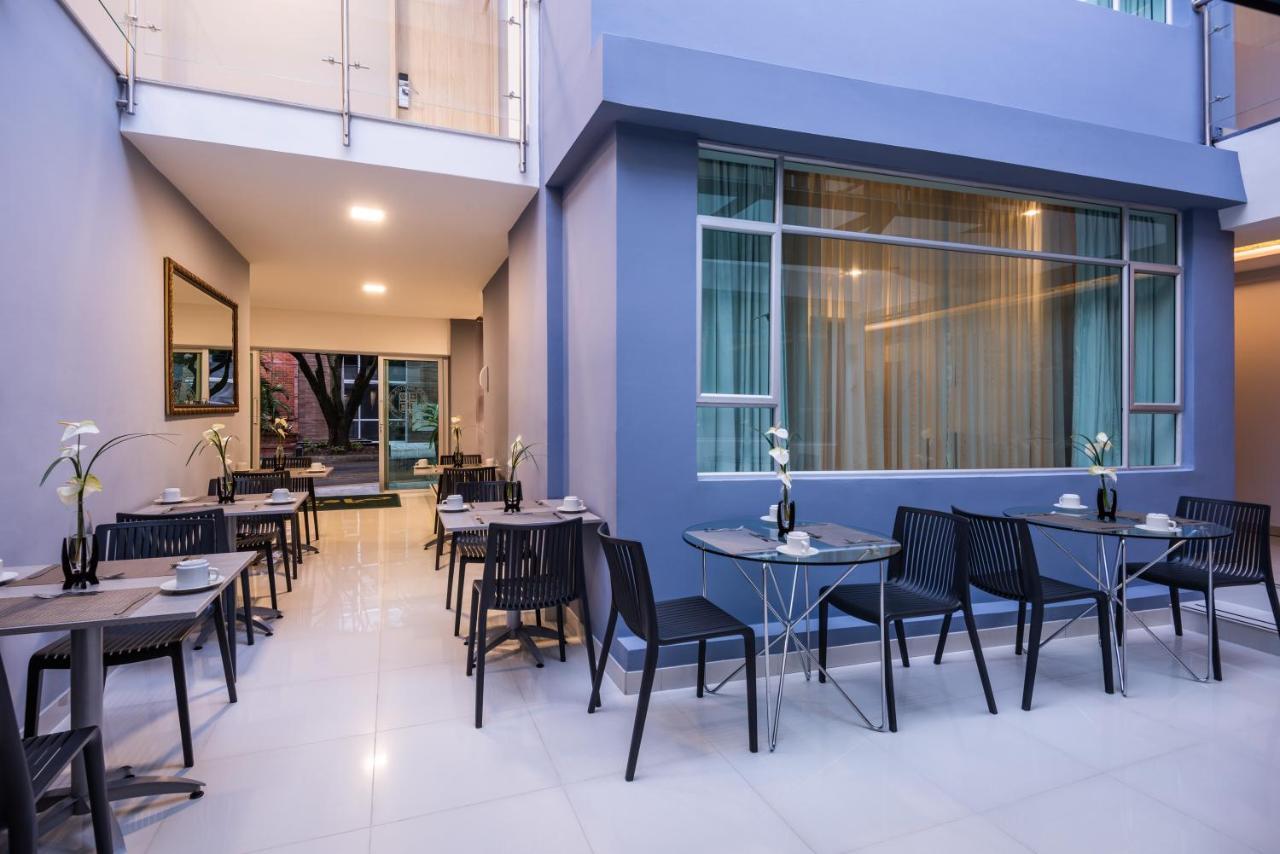 Hotel Asturias ميديلين المظهر الخارجي الصورة