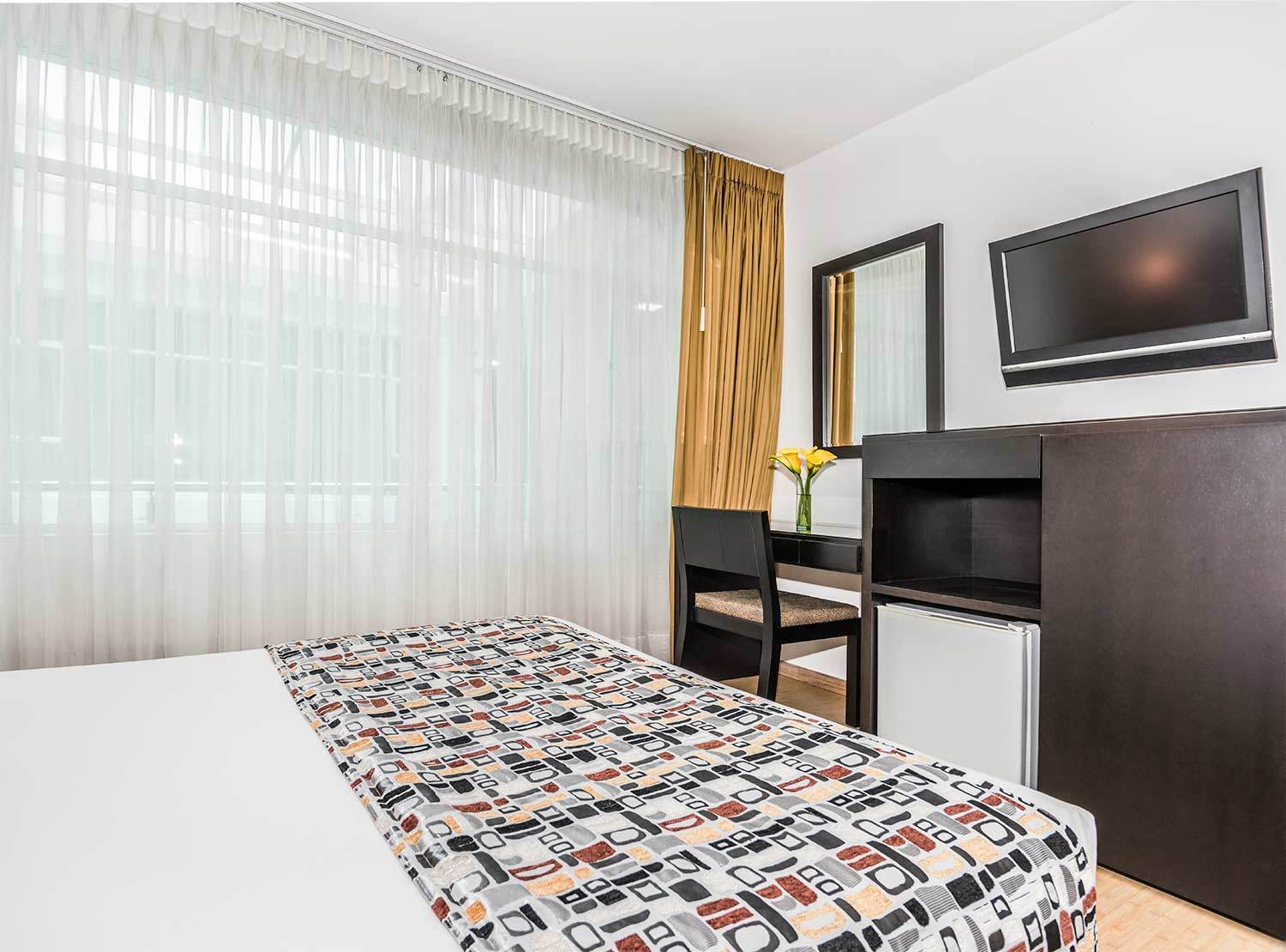 Hotel Asturias ميديلين المظهر الخارجي الصورة